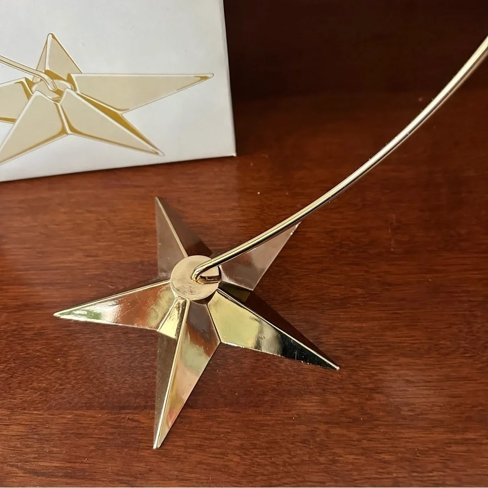 Department 56 24K Gold Plated Ornament Hanger with Weighted Metal Star Base